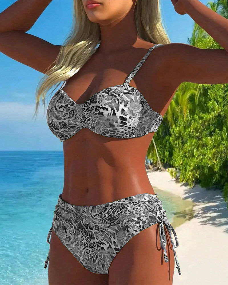 Eye-catching leopard-print two-piece bikini