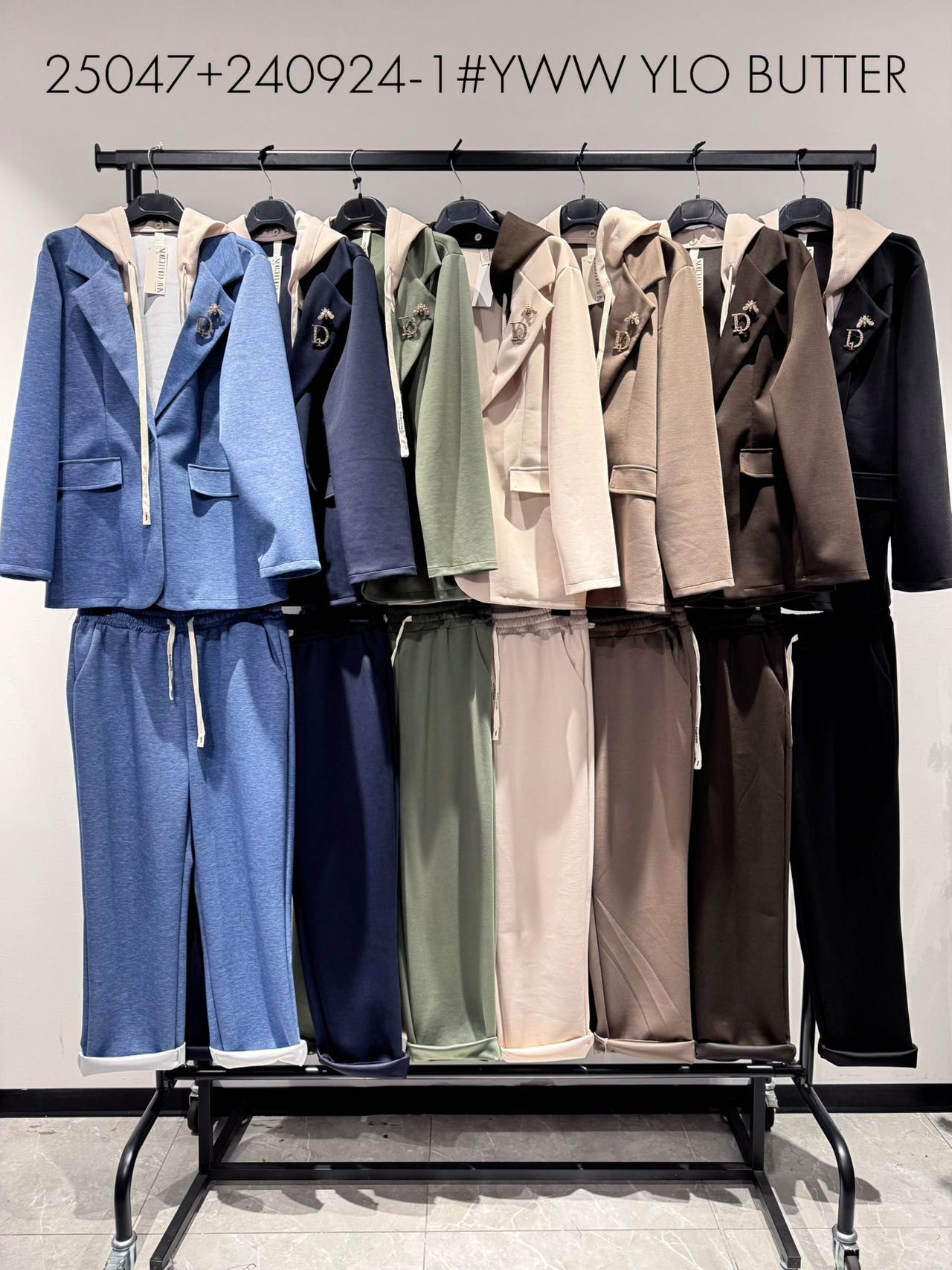 Suit + Trousers Mad Woman