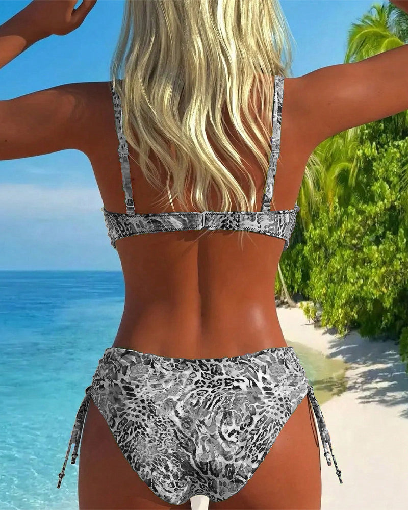 Eye-catching leopard-print two-piece bikini