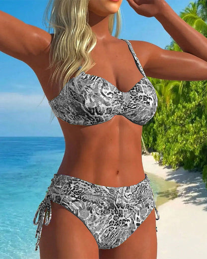 Eye-catching leopard-print two-piece bikini